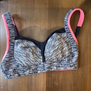 Women’s lululemon sports bra